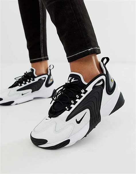 Nike – Zoom 2k – Sneaker in Weiß und Schwarz 